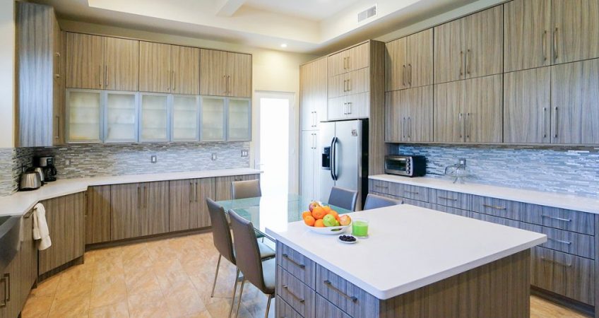¿Qué color deberían ser sus gabinetes de cocina? - EST Kitchen and Bath